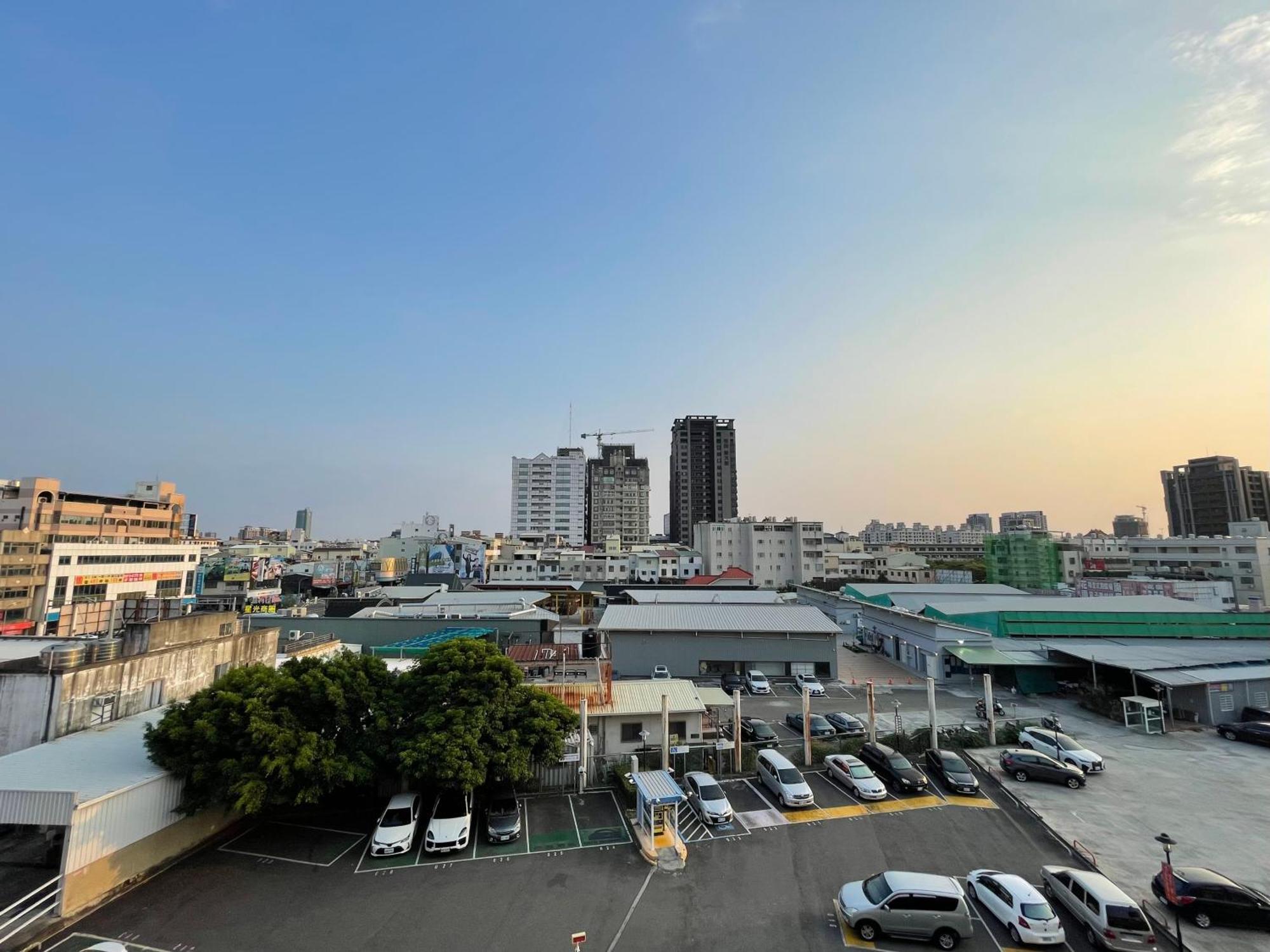 Moment Inn Tainan Zewnętrze zdjęcie