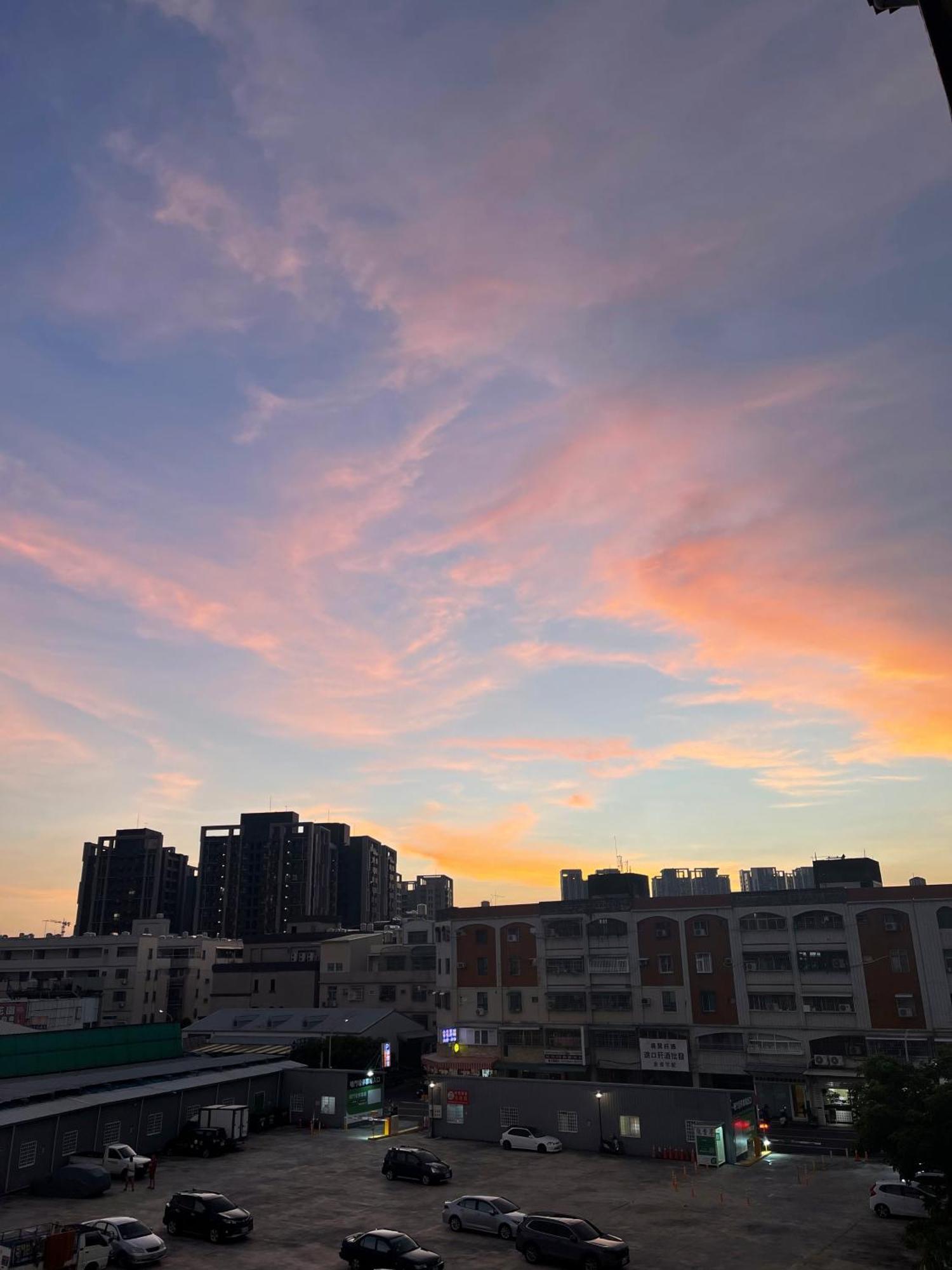Moment Inn Tainan Zewnętrze zdjęcie