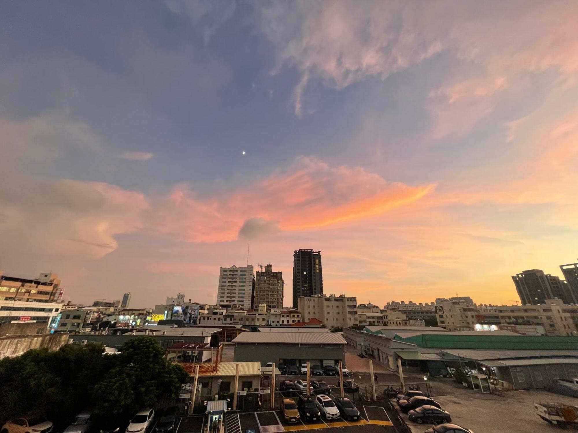 Moment Inn Tainan Zewnętrze zdjęcie